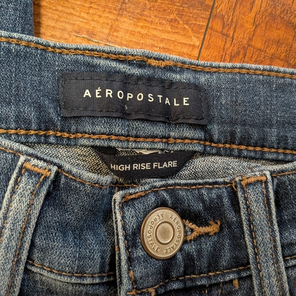 2023 Aeropostale High Rise Flare Dark Blue Jeans Faded Women's Size 4 - Picture 3 of 4